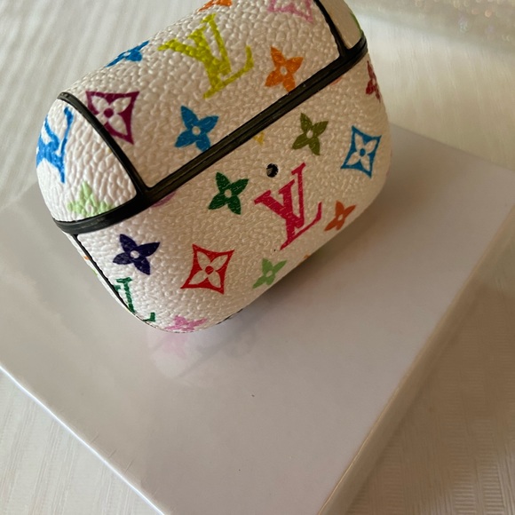 For Apple AirPods PRO 3rd & 4th gen case cover & Clip - Picture 4 of 13